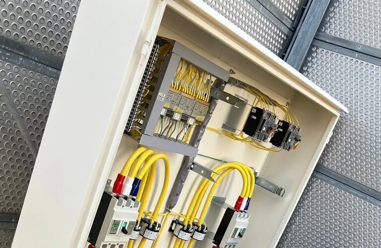 未来のチャンスを agitateする川口市での電気工事のキャリア！