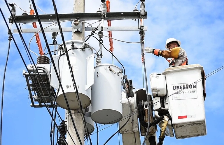未経験からスペシャリストへ！電気工事の道を切り拓く